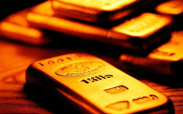 黄金作为投资的特殊属性对决策有何帮助？