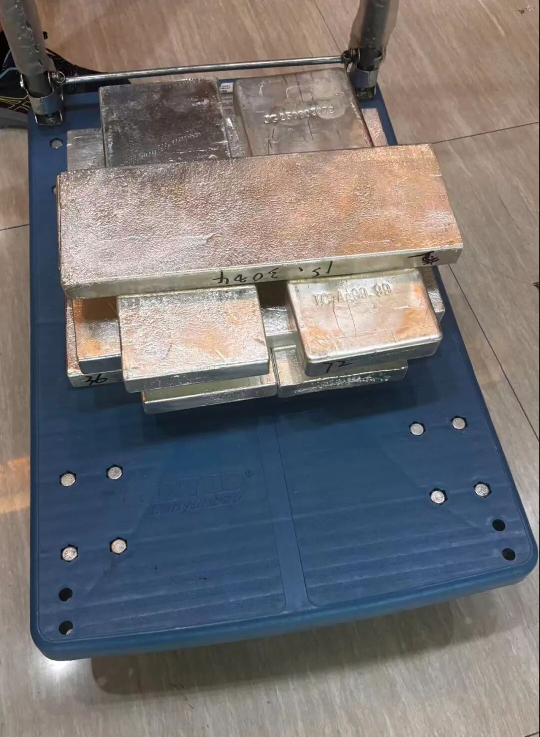 金价新高!多家银行提示风险